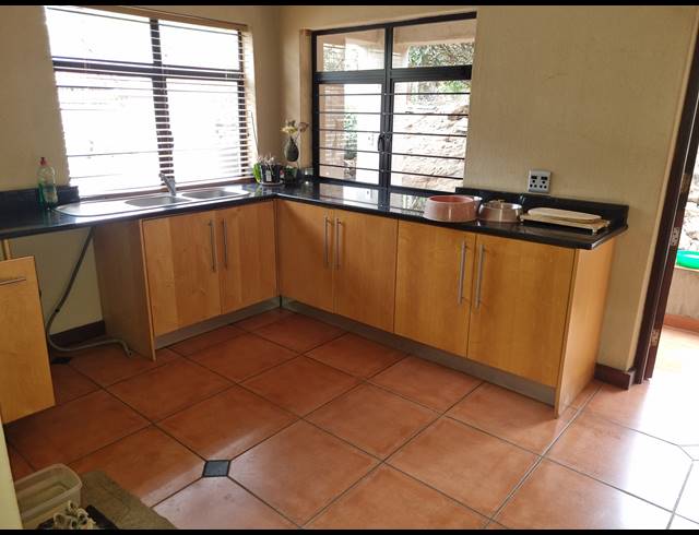 3 BEDROOM HOUSE FOR SALE IN SAFARI GARDENS